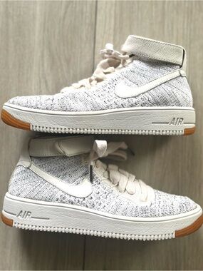 Nike Air Force 1  Ultra Flyknit Mid in White/Gum Size 8.5
